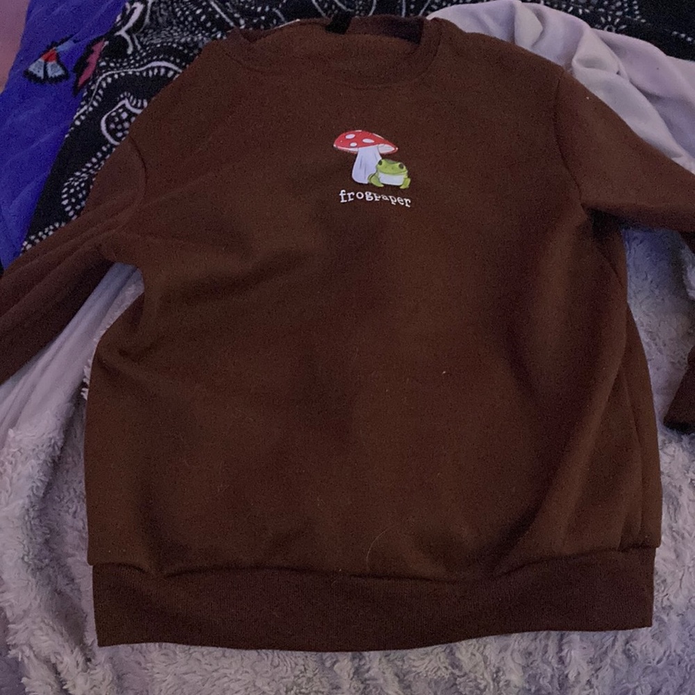 frog sweater<3